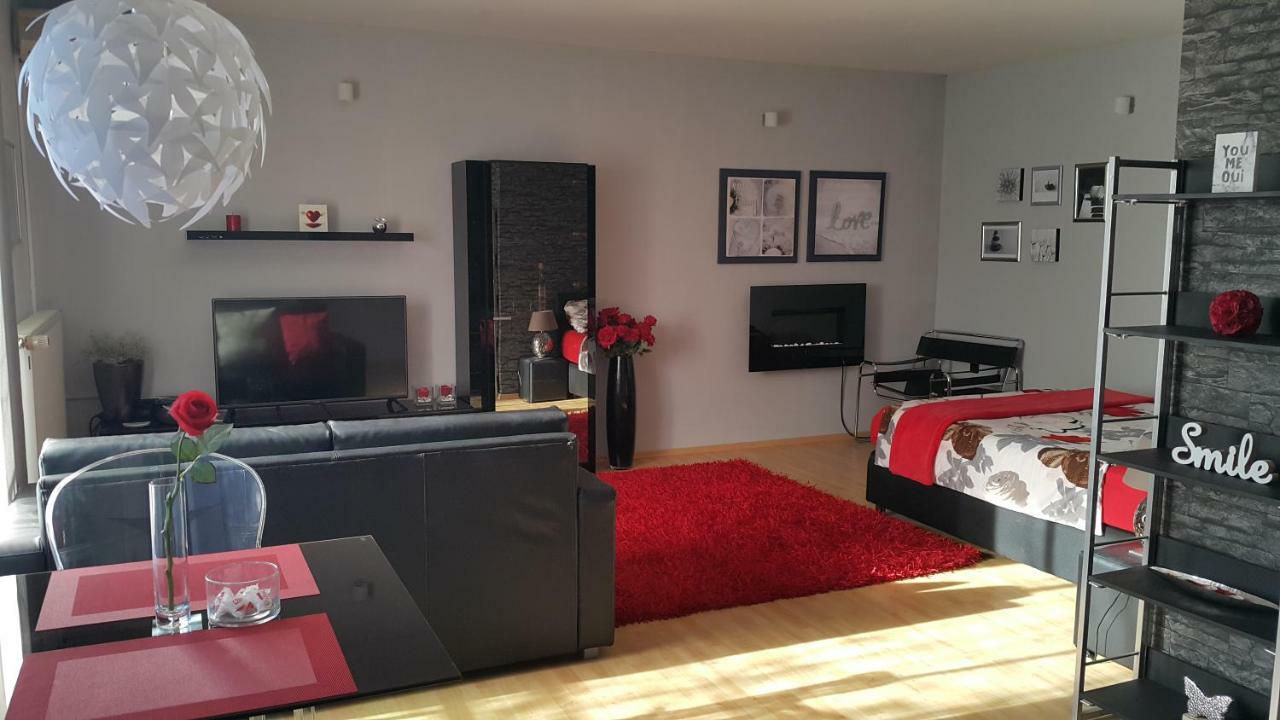 Apartment Rosy Любляна Экстерьер фото